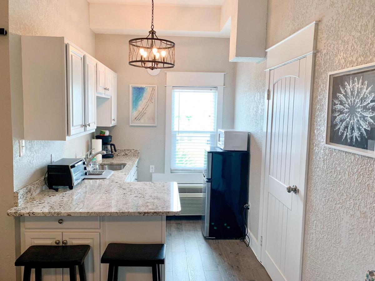 Budget Friendly Condo Within Walking Distance To The Beach! Gulf Shores Bagian luar foto