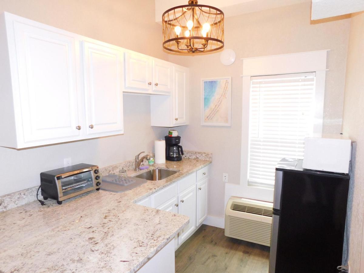 Budget Friendly Condo Within Walking Distance To The Beach! Gulf Shores Bagian luar foto
